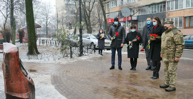 У Солом’янському районі відбулась церемонія покладання квітів, присвячена Дню вшанування учасників ліквідації наслідків аварії на Чорнобильській АЕС