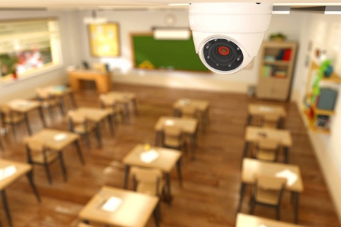 Столичні школи обладнали охоронно-тривожною сигналізацією та камерами відеоспостереження