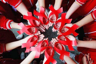 Щорічно, за рішенням ВООЗ, кожну третю неділю травня проводиться День пам’яті померлих від СНІДу