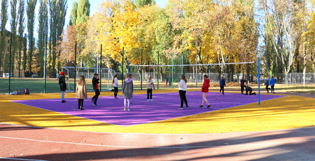 У ЗЗСО №52 Солом’янського району облаштовано спортивні майданчики та освітній простір для учнів