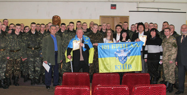 У військовій частині відбувся концерт «Сини України» для підтримки бійців