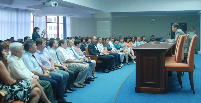 Максим Шкуро привітав працівників райдержадміністрації з професійним святом