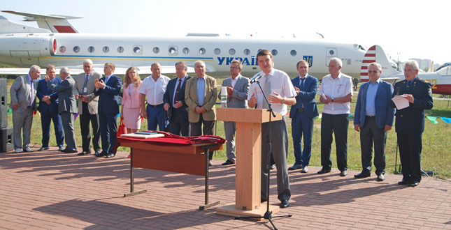 Максим Шкуро привітав Музей авіації з 12-річчям