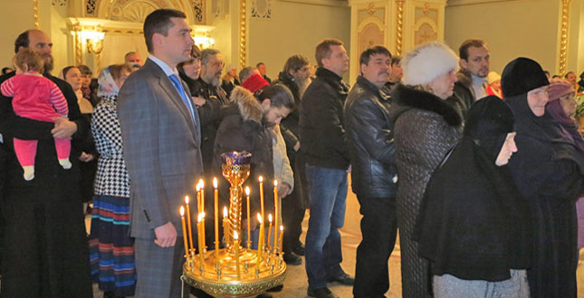 Максим Луцький взяв участь у божественній літургії у храмі преподобного Сергія Радонезького