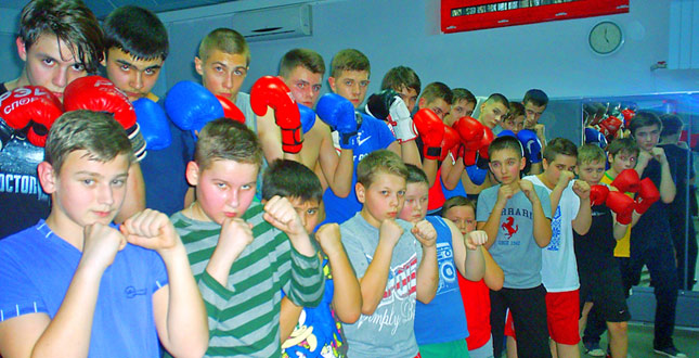 У відновленому спортклубі «Фаворит» провели перші змагання з боксу