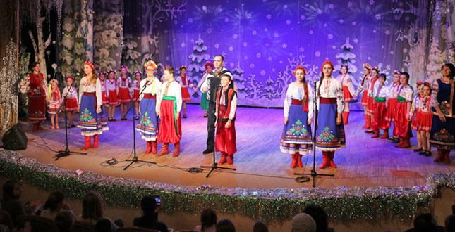 Понад 700 дітей Солом'янського району привітали з Днем святого Миколая