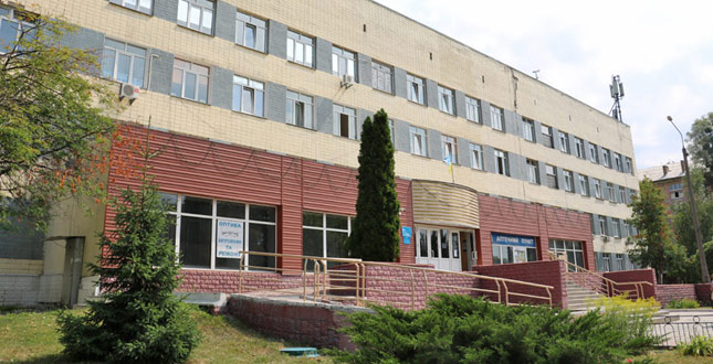 У Центрі первинної медико-санітарної допомоги № 2 на вул. Солом’янській, 17 утеплюють фасад