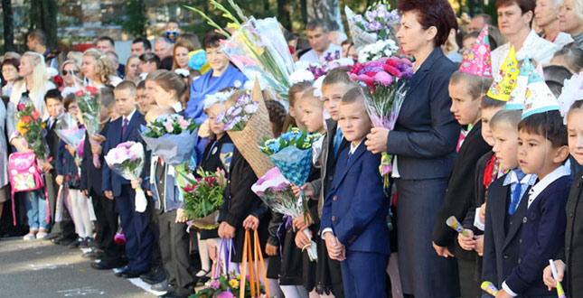 Голова Солом’янської РДА Максим Шкуро привітав школярів і учителів з  Днем знань