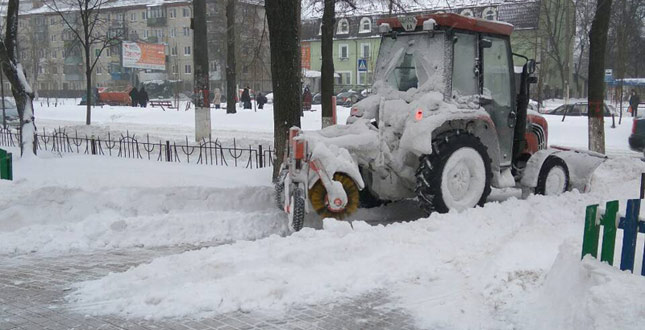 У Солом’янському районі задіяно 56 одиниць техніки для подолання наслідків снігопаду