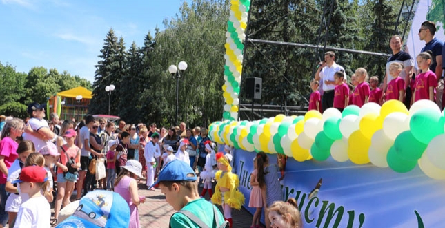 2 червня, до Дня захисту дітей, влаштували яскраве свято для дітей у парку «Відрадний», де завершено капітальний ремонт