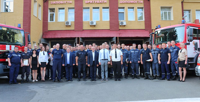 У Солом’янському районі привітали рятувальників з професійним святом